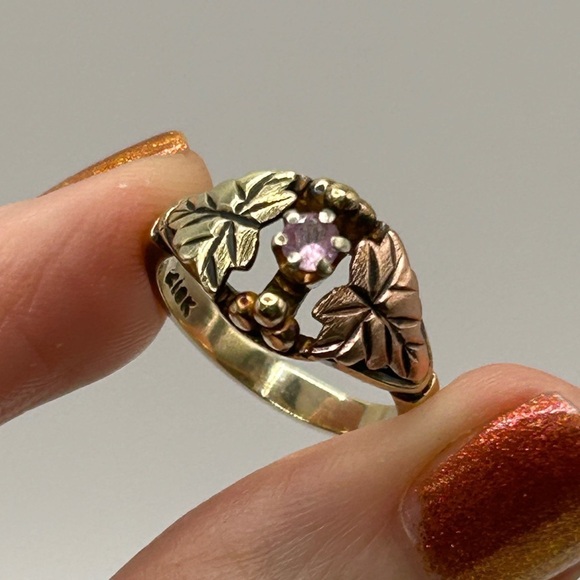Estate 10k Yellow Black Hills Gold Ring 3.2 Grams Size 5 - Picture 1 of 8